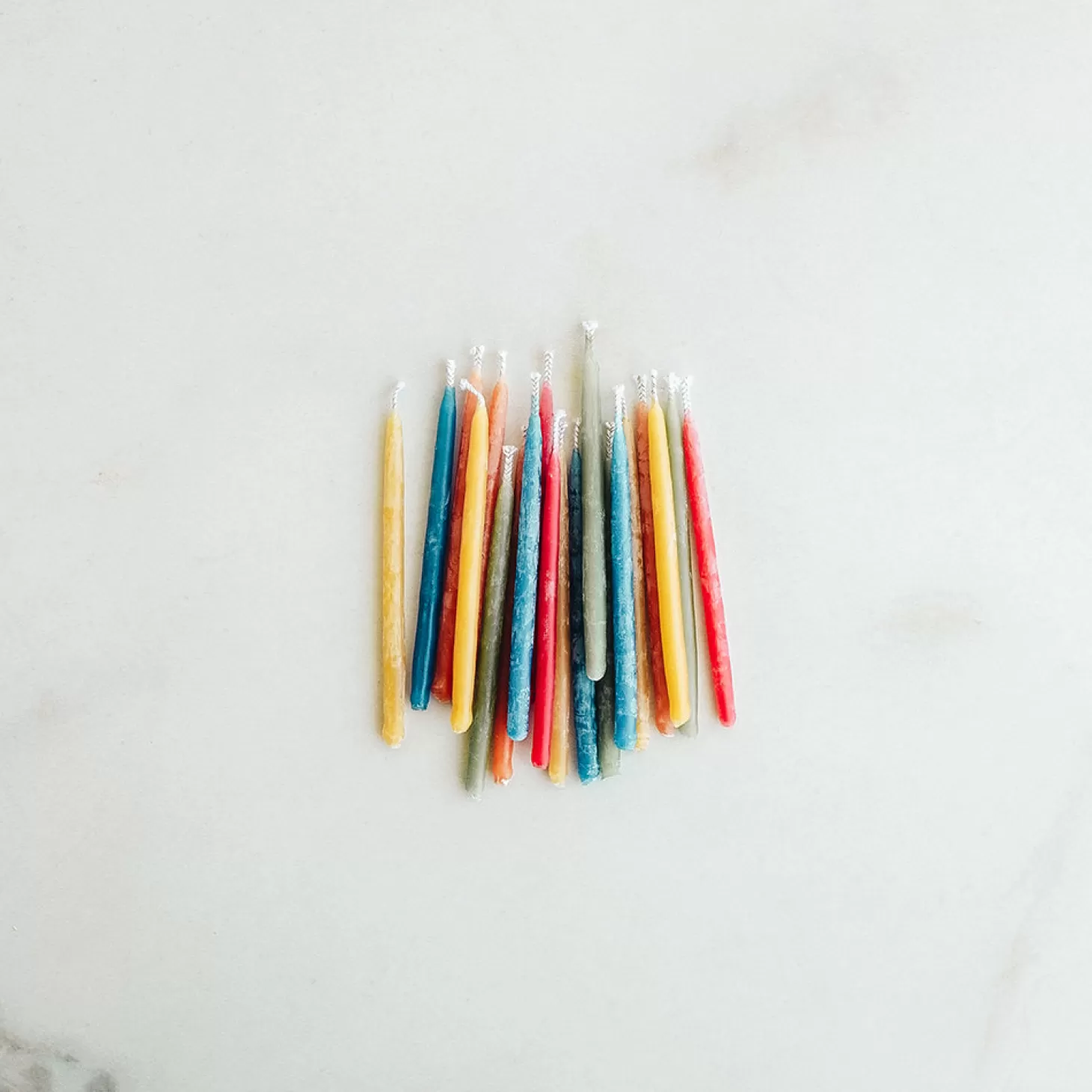 Trois fois par jour Bougies D'Anniversaire En Cire D'Abeille (Colorees) Flash Sale