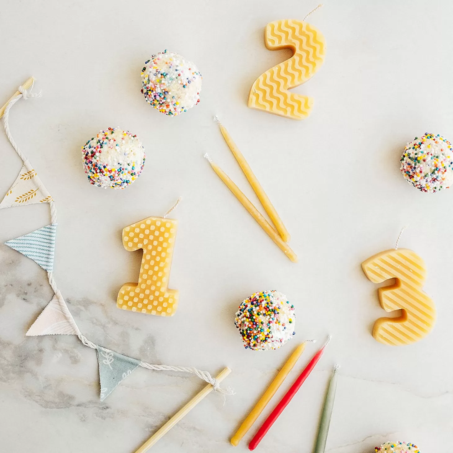 Trois fois par jour Bougies D'Anniversaire En Cire D'Abeille (Colorees) Flash Sale