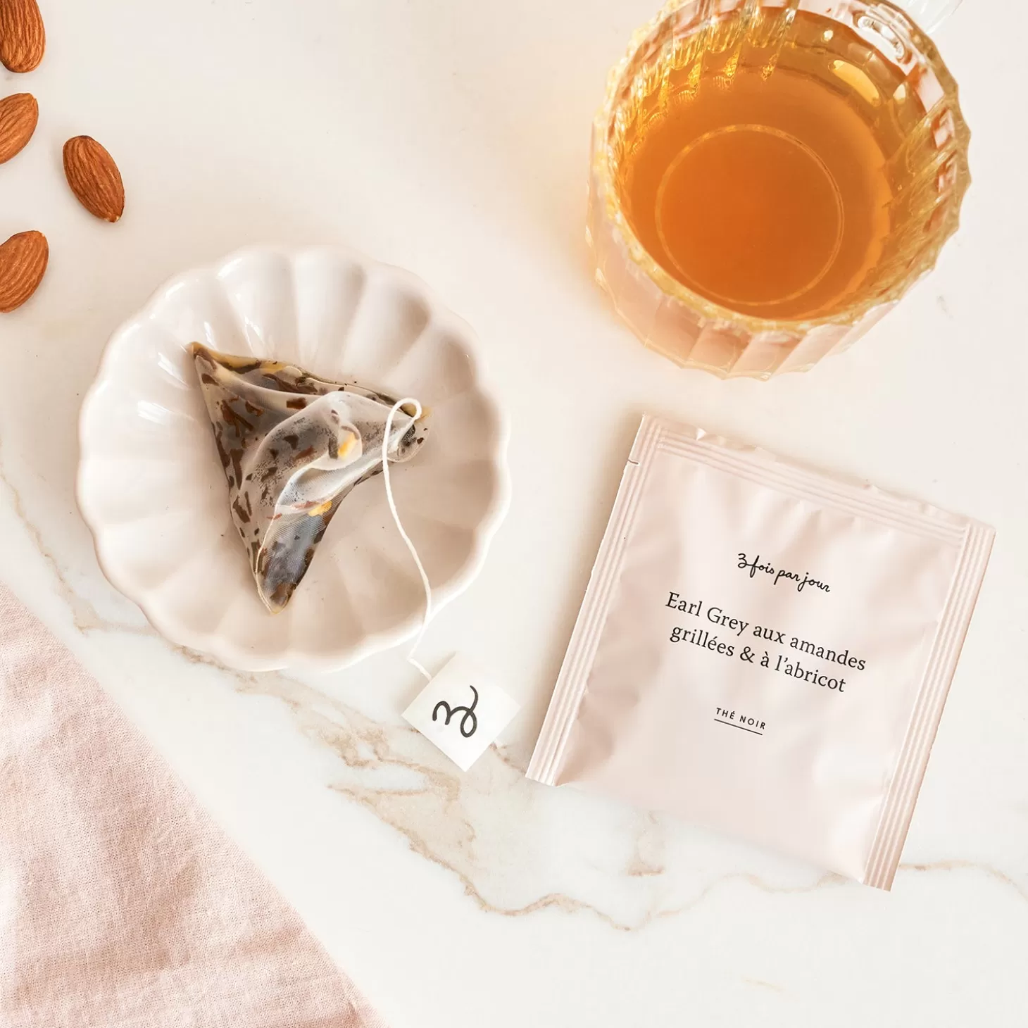 Trois fois par jour The En Sachets Earl Grey Aux Amandes Grillees & A L'Abricot Online